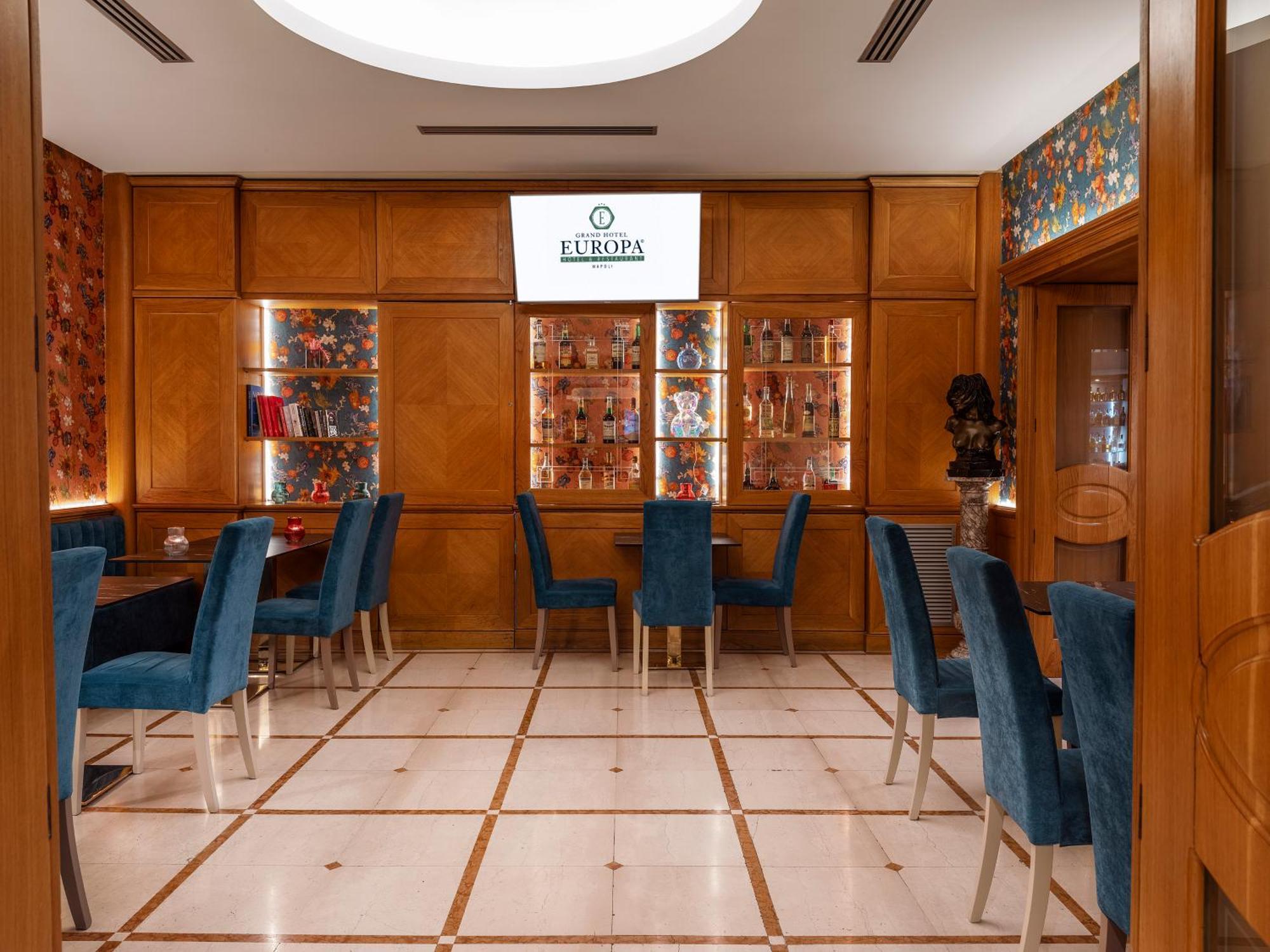 แกรนด์ โฮเทล ยูโรปา Hotel เนเปิลส์ ภายนอก รูปภาพ