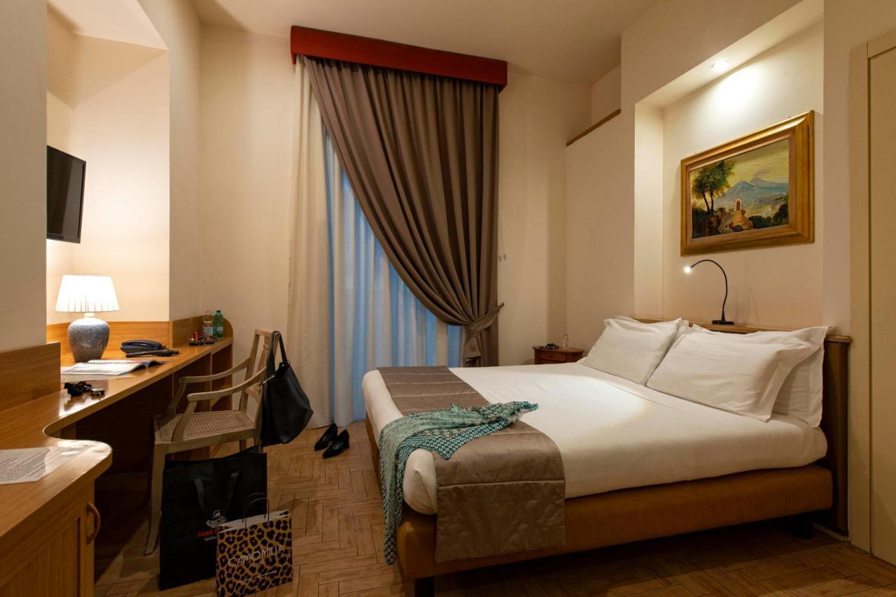แกรนด์ โฮเทล ยูโรปา Hotel เนเปิลส์ ภายนอก รูปภาพ